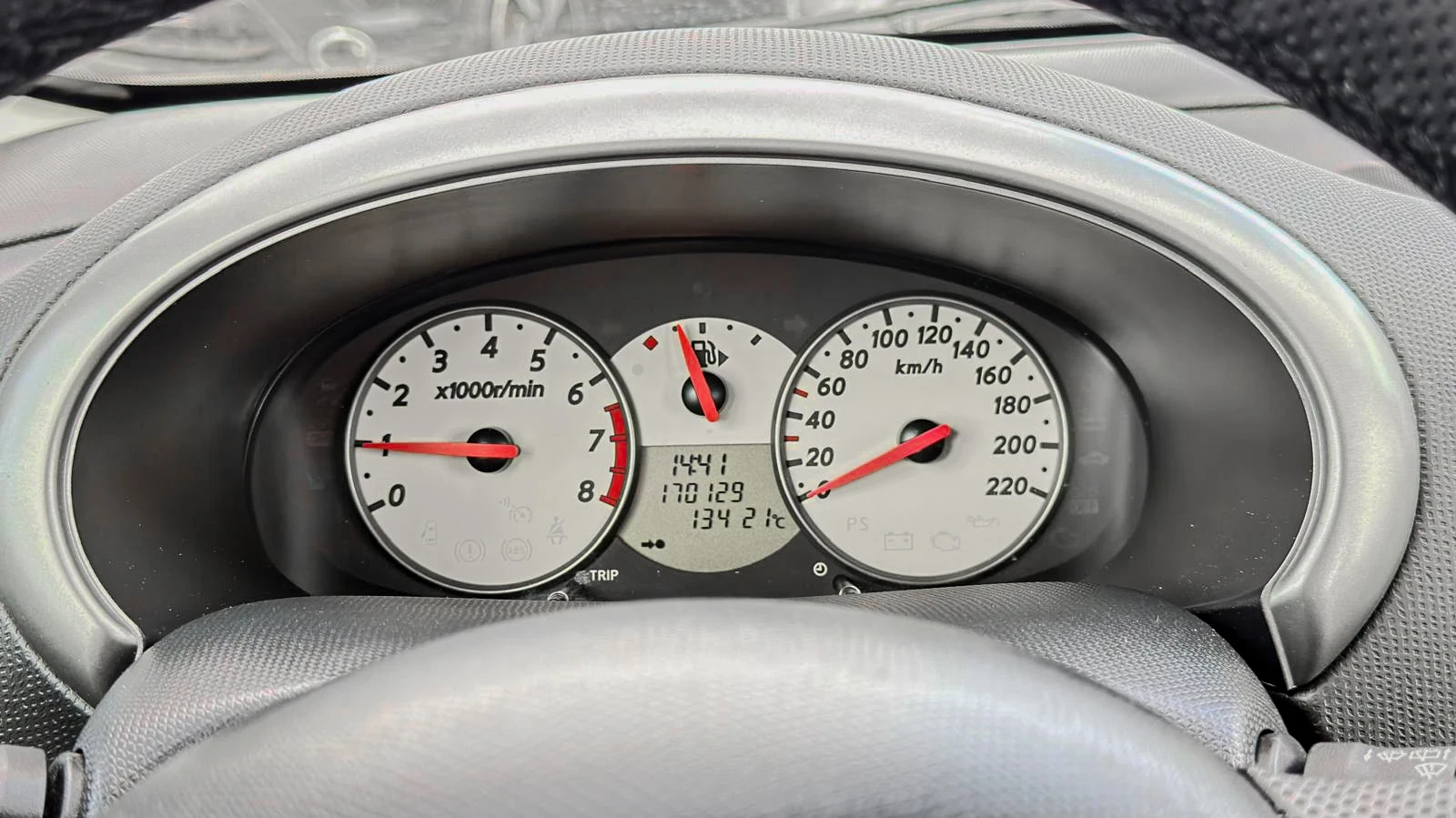 Nissan Micra 1.2i - 80k.c. - 4 цилиндъра, снимка 13 - Автомобили и джипове - 54302791