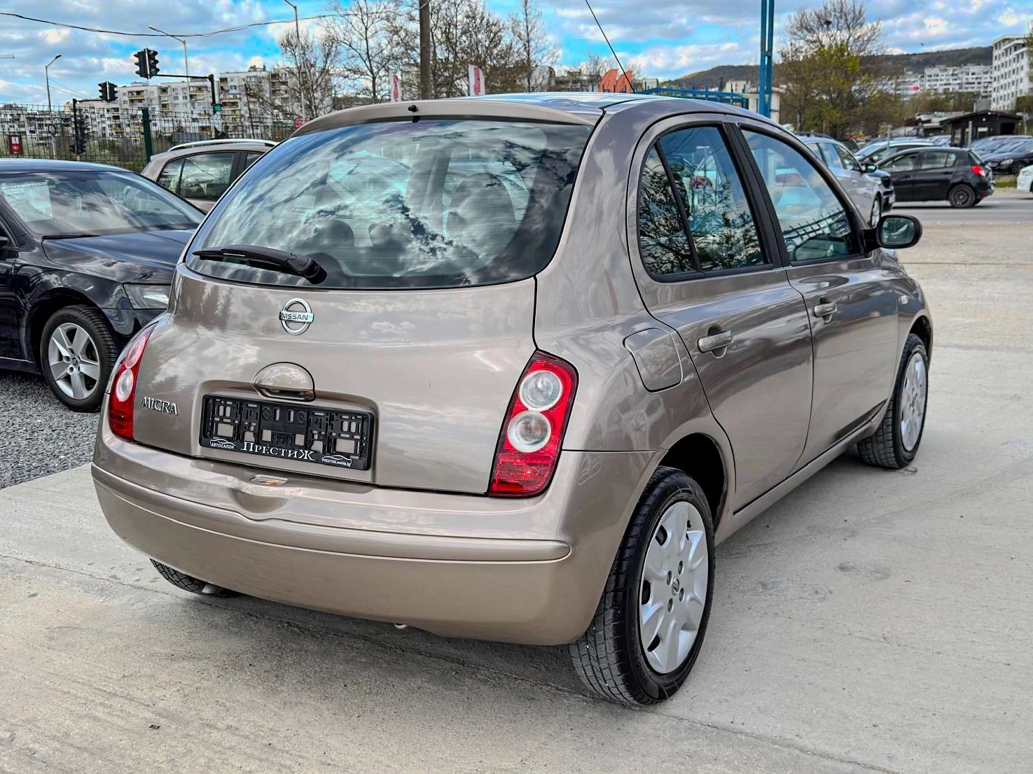 Nissan Micra 1.2i - 80k.c. - 4 цилиндъра, снимка 4 - Автомобили и джипове - 54302791