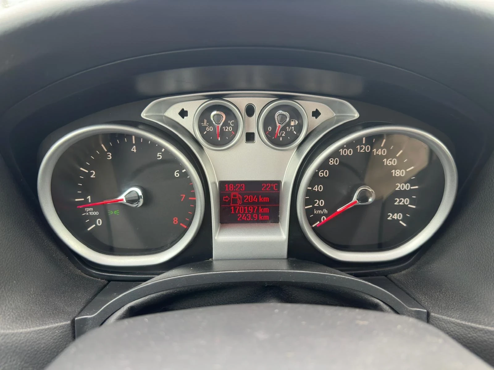 Ford Focus 1.6i 101кс/Автопилот/Климатроник/Теглич, снимка 10 - Автомобили и джипове - 54979913