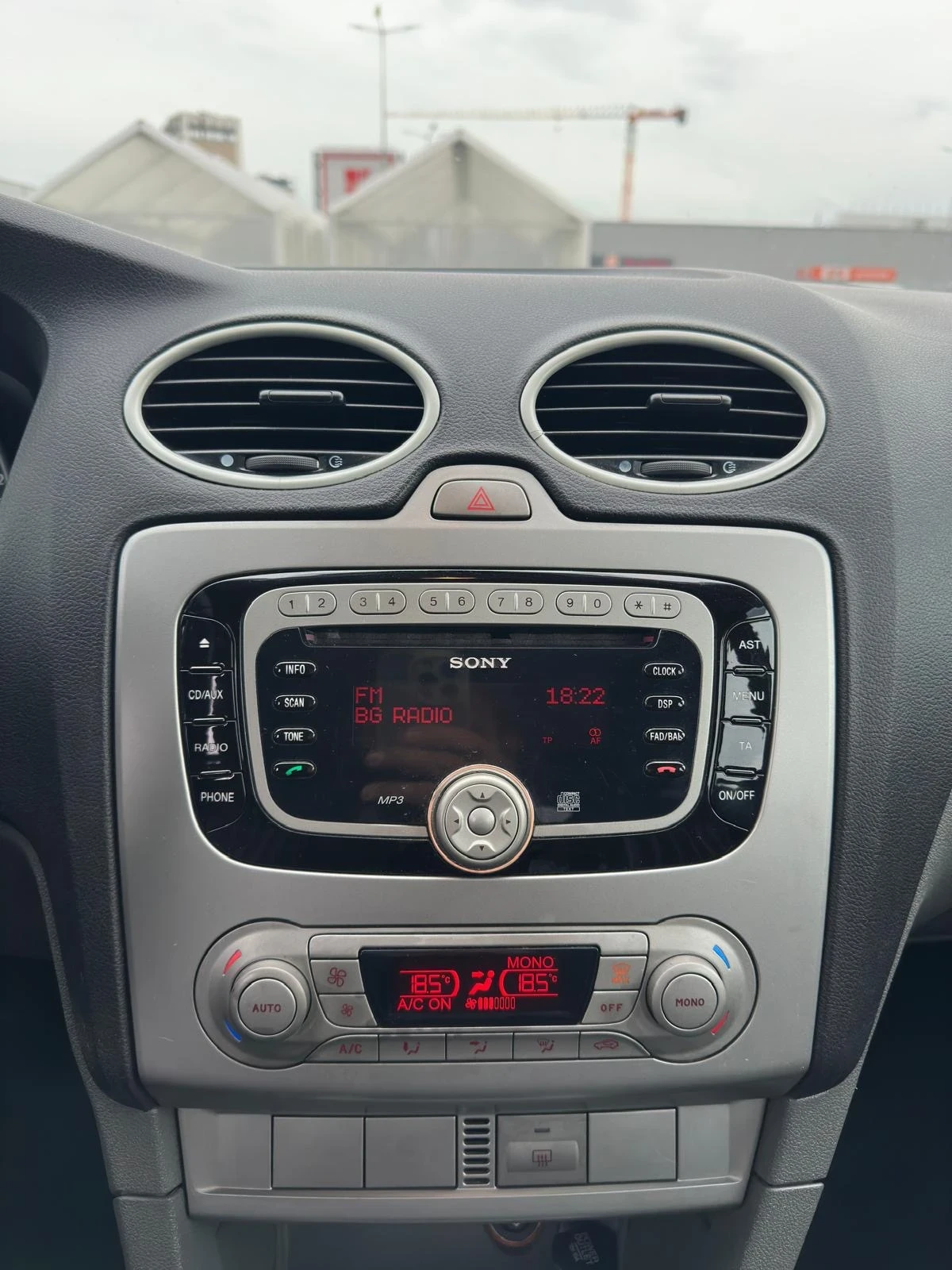 Ford Focus 1.6i 101кс/Автопилот/Климатроник/Теглич, снимка 9 - Автомобили и джипове - 54979913