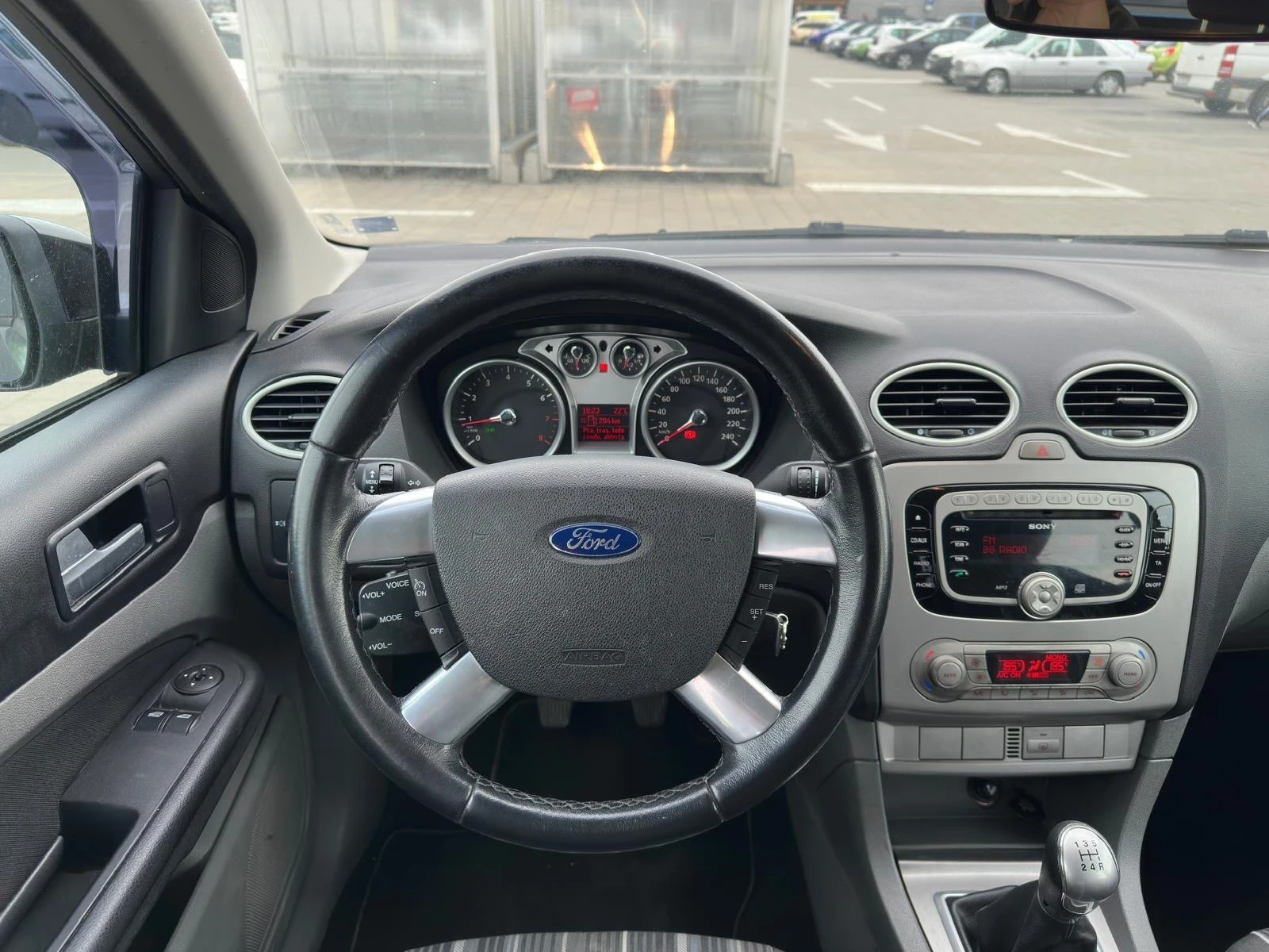Ford Focus 1.6i 101кс/Автопилот/Климатроник/Теглич, снимка 8 - Автомобили и джипове - 54979913
