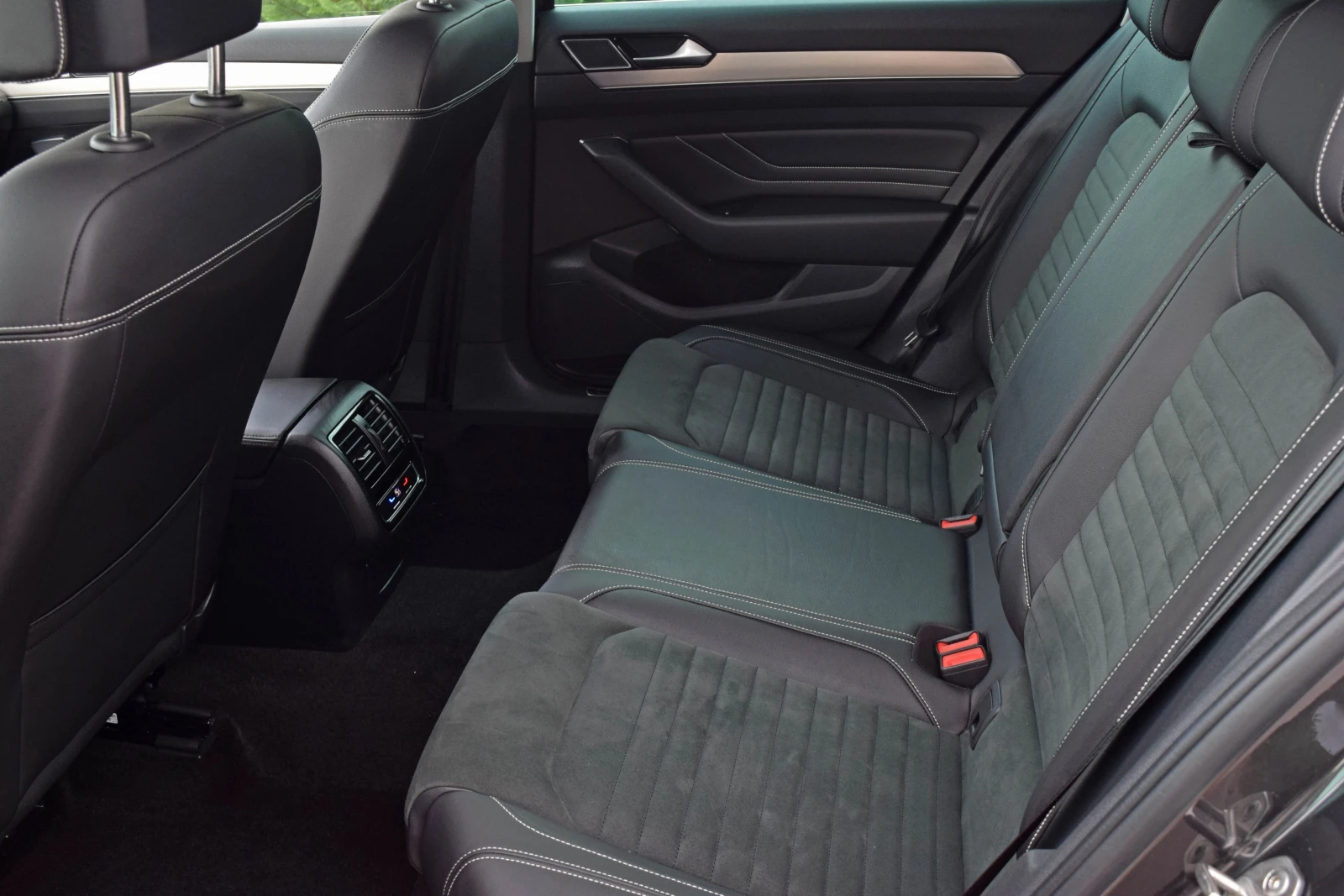 VW Passat Germany, SCR, DSG, Elegance, снимка 11 - Автомобили и джипове - 55231362