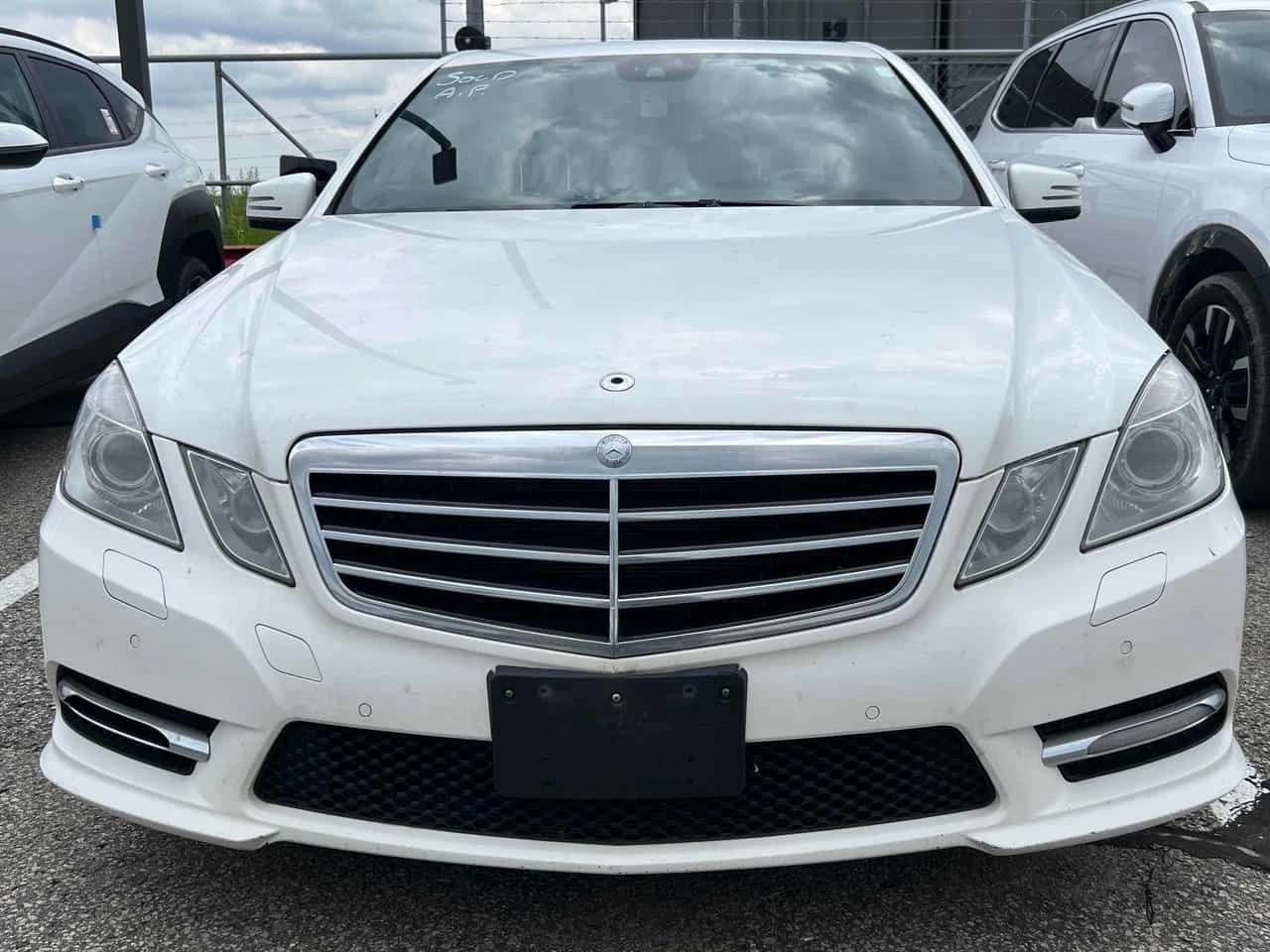 Mercedes-Benz E 300 4MATIC * AMG PACK* ПОДГРЕВИ* КАМЕРА* ШИБИДАХ*     , снимка 2 - Автомобили и джипове - 55424343