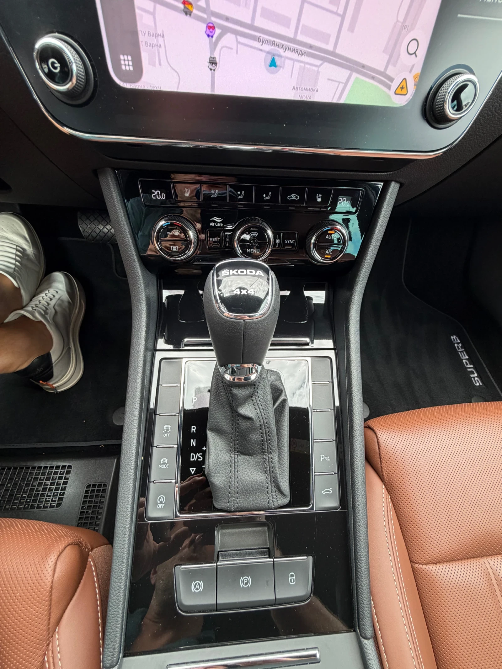 Skoda Superb 2024 год., 4x4, 116000kм., ГАРАНЦИЯ, снимка 11 - Автомобили и джипове - 55433668