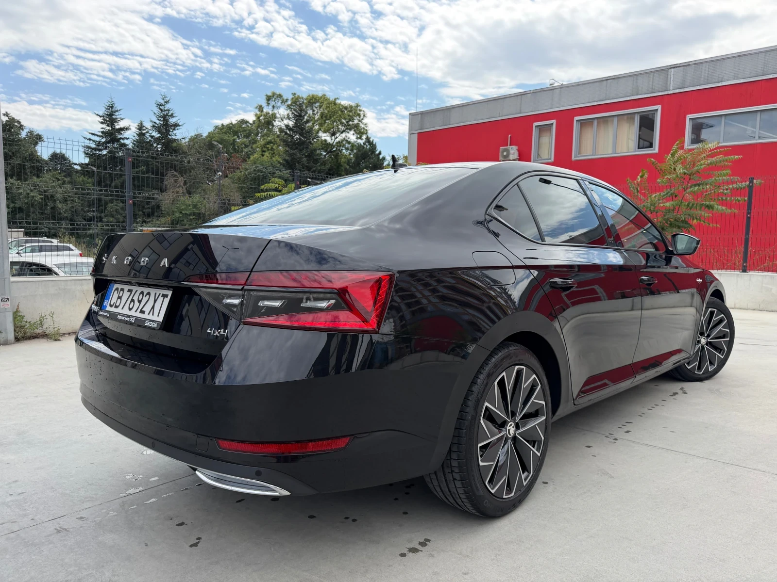 Skoda Superb 2024 год., 4x4, 116000kм., ГАРАНЦИЯ, снимка 4 - Автомобили и джипове - 55433668