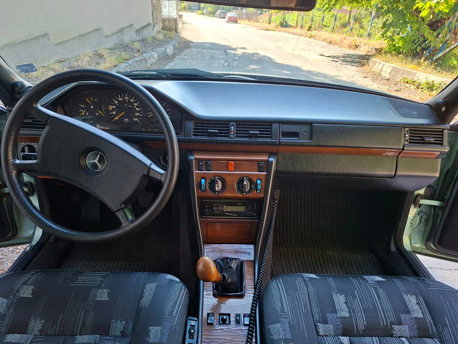 Mercedes-Benz 300 D, снимка 14 - Автомобили и джипове - 55698303