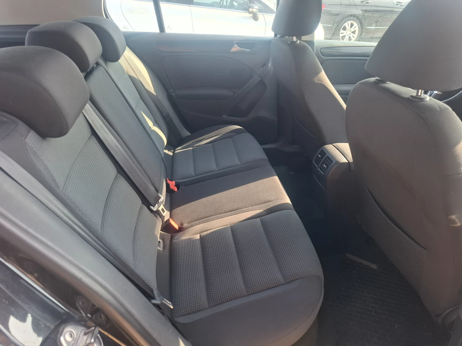 VW Golf 1.6TDI, 1.5K.C., снимка 13 - Автомобили и джипове - 55830179