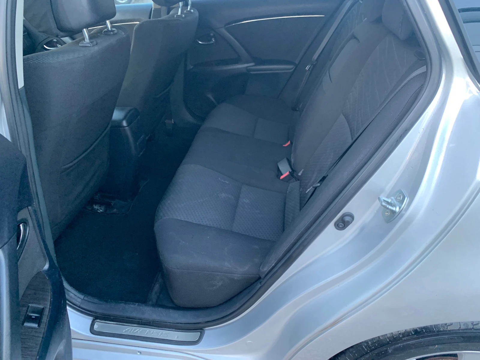 Toyota Avensis 2.2d4d 150к.с, снимка 12 - Автомобили и джипове - 55839717