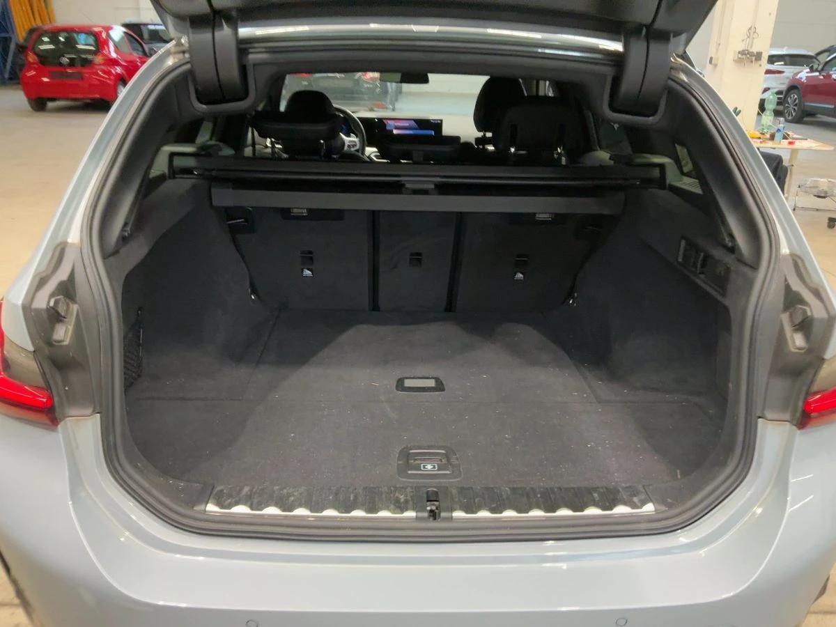 BMW 330 Mild-Hybrid xDrive M Sport, снимка 11 - Автомобили и джипове - 55888682