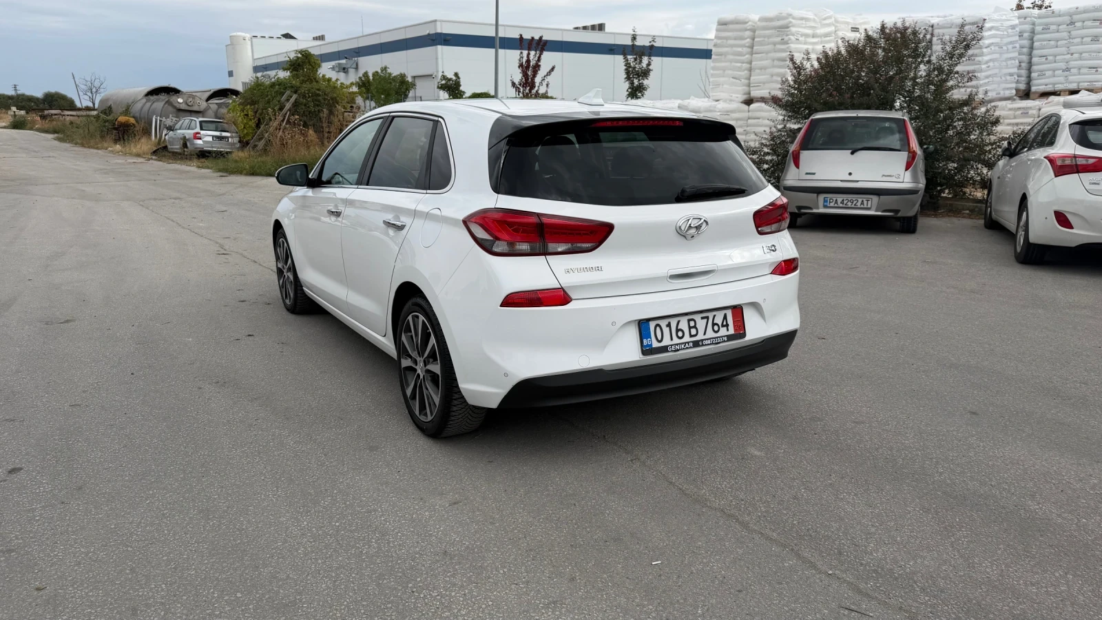 Hyundai I30 1.4 Бензин Автоматик, снимка 5 - Автомобили и джипове - 56271362