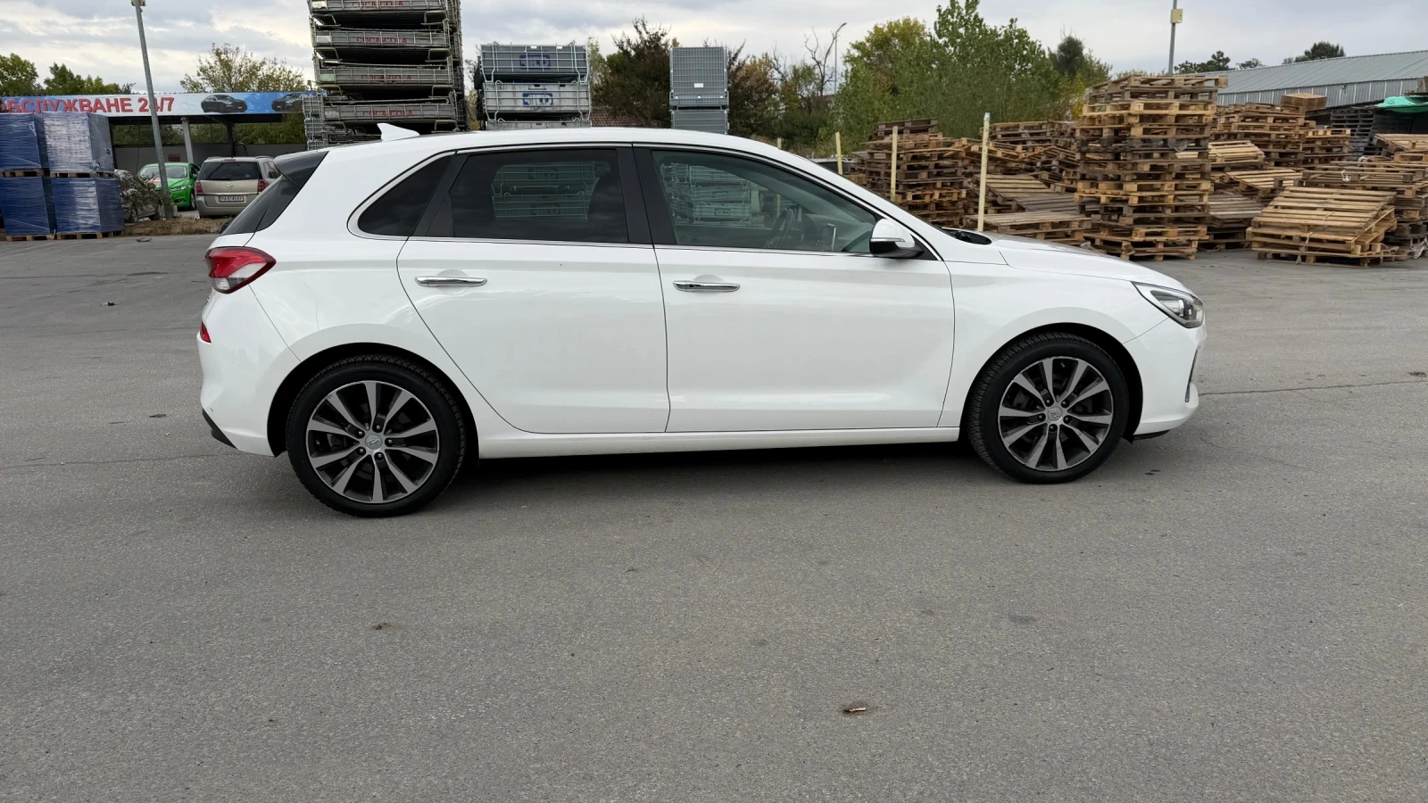 Hyundai I30 1.4 Бензин Автоматик, снимка 7 - Автомобили и джипове - 56271362