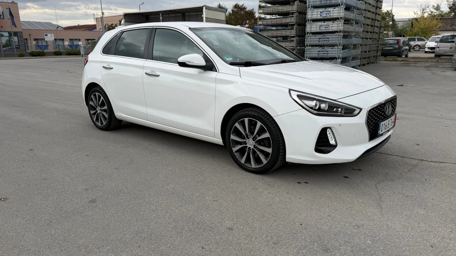Hyundai I30 1.4 Бензин Автоматик, снимка 2 - Автомобили и джипове - 56271362