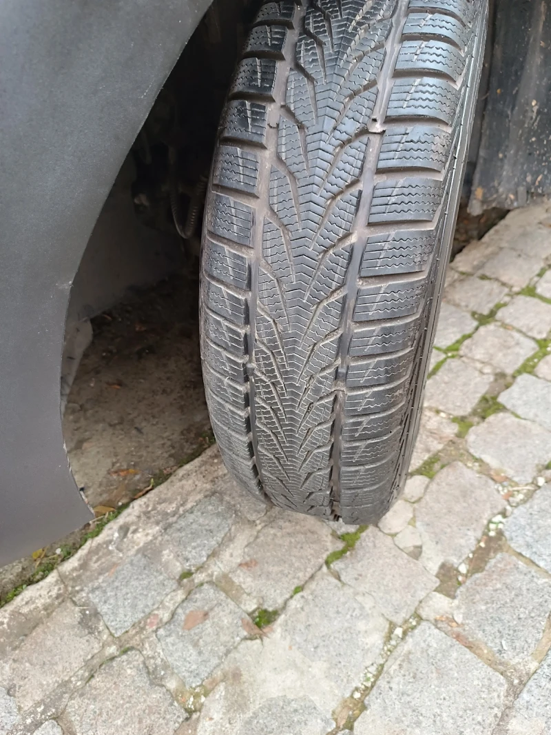 Kia Stonic 1.4 Автоматик, снимка 16 - Автомобили и джипове - 52354036