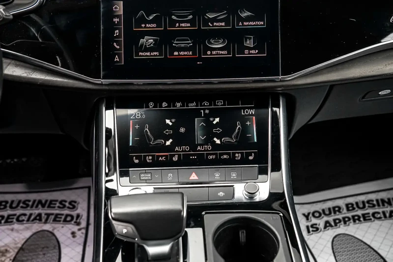 Audi Q8 S-LINE, BOSE, PANO, DISTRONIC, МАСАЖИ, ОБДУХВАНЕ, , снимка 13 - Автомобили и джипове - 52582060