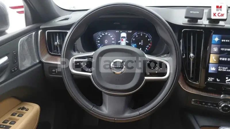 Volvo XC60 DISTRONIC/PANO/ПОДГРЕВ/ВКЛЮЧЕН ТЕХНОТЕСТ, снимка 12 - Автомобили и джипове - 54211949