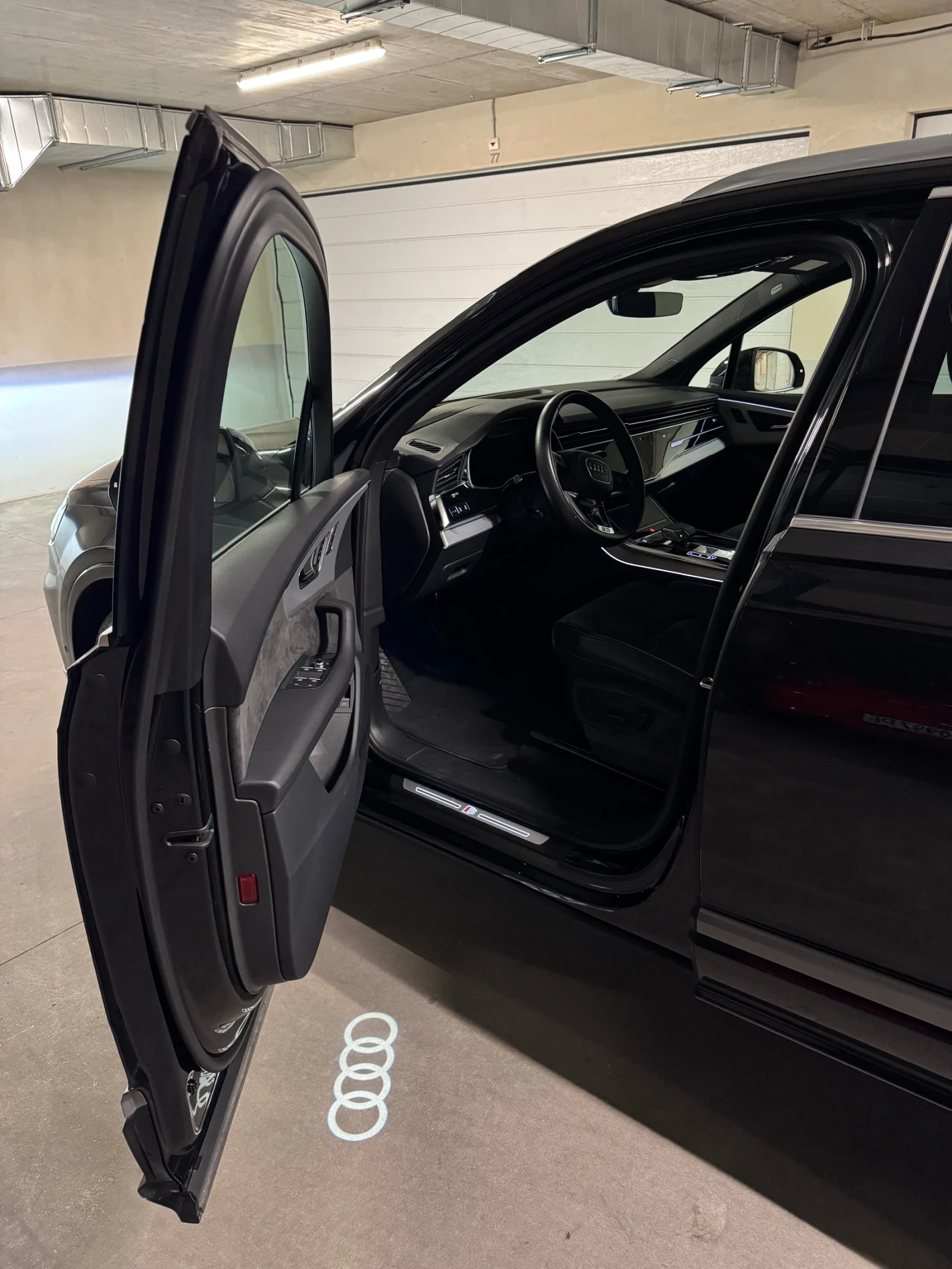 Audi Q7 S line 55 TFSIe Quattro - изображение 4