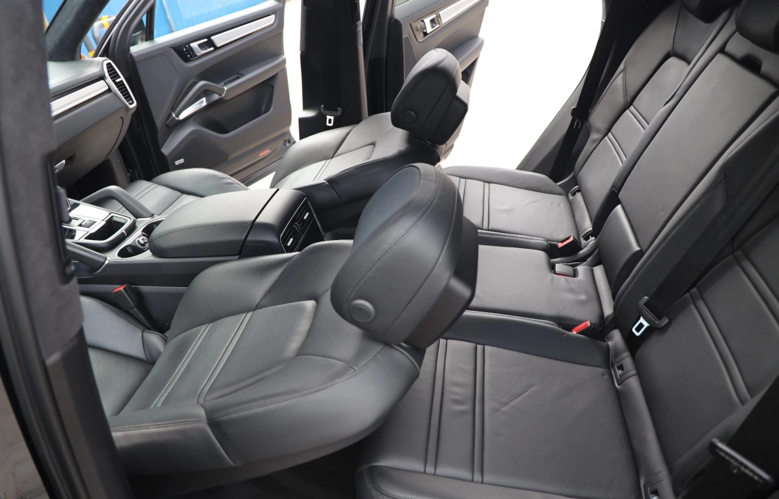 Porsche Cayenne Turbo  - изображение 8