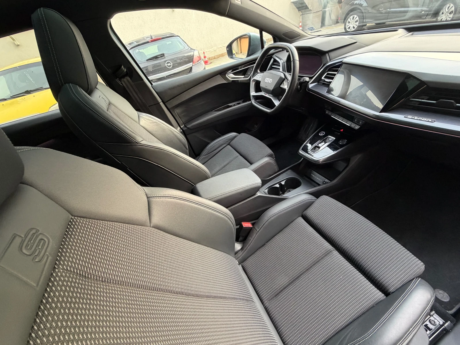 Audi Q4 Audi Q4 e-tron 40 | 82kWh | �������� | Mobile.bg � ����������� 12