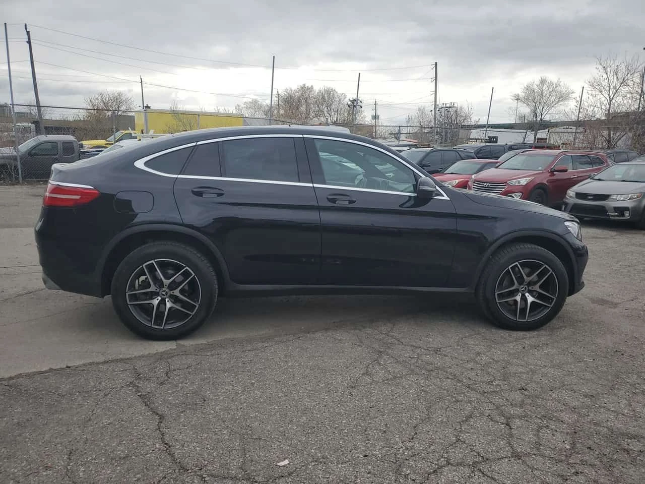 Mercedes-Benz GLC 300 4MATIC Coupe * ПОДГРЕВ * ПАНО * ПРЕДСТАВИТЕЛСТ, снимка 4 - Автомобили и джипове - 54398984