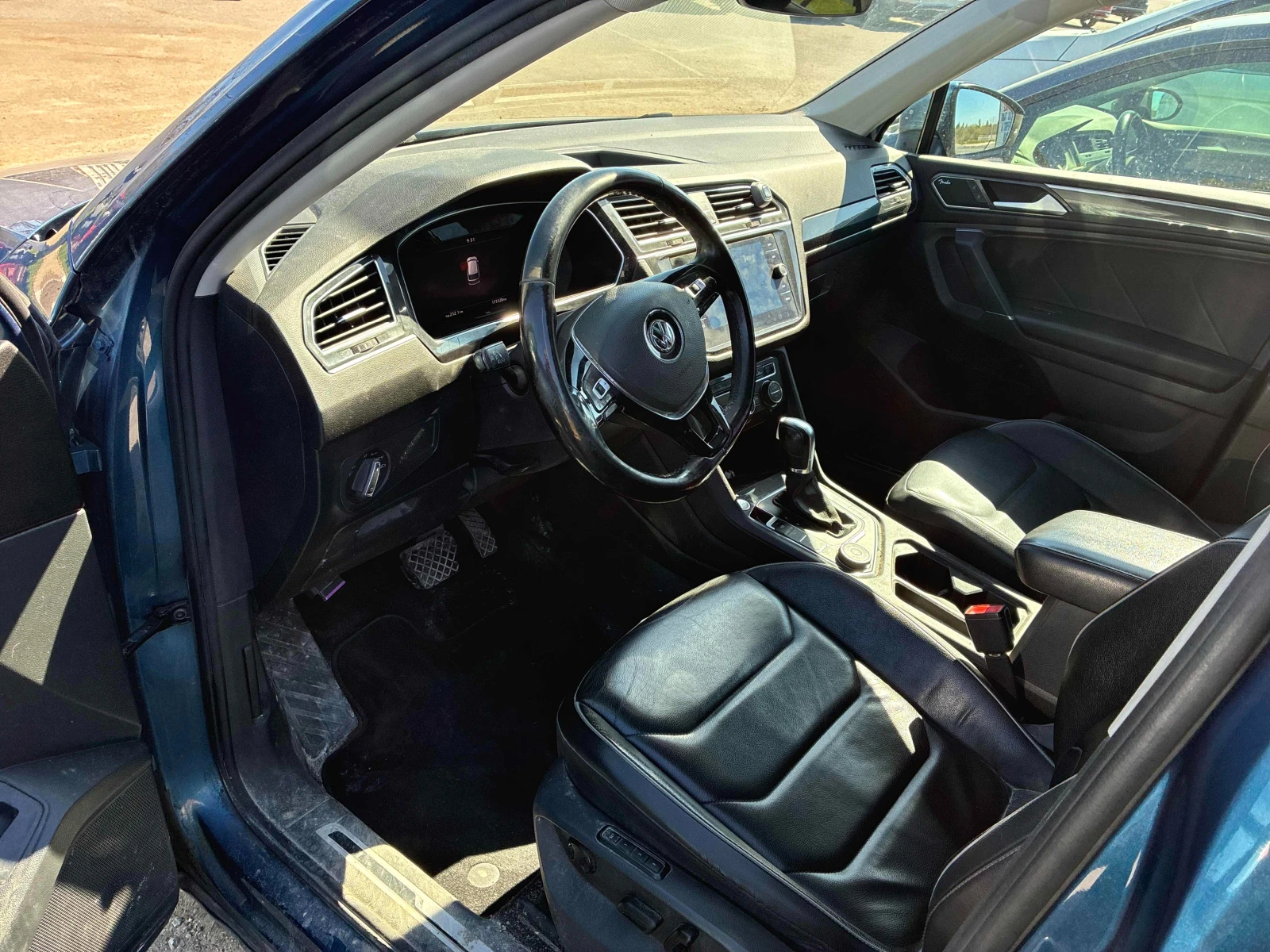 VW Tiguan AWD HIGHLINE* ПОДГРЕВ* FENDER AUDIO* PANO* КАМЕРА, снимка 6 - Автомобили и джипове - 54527719