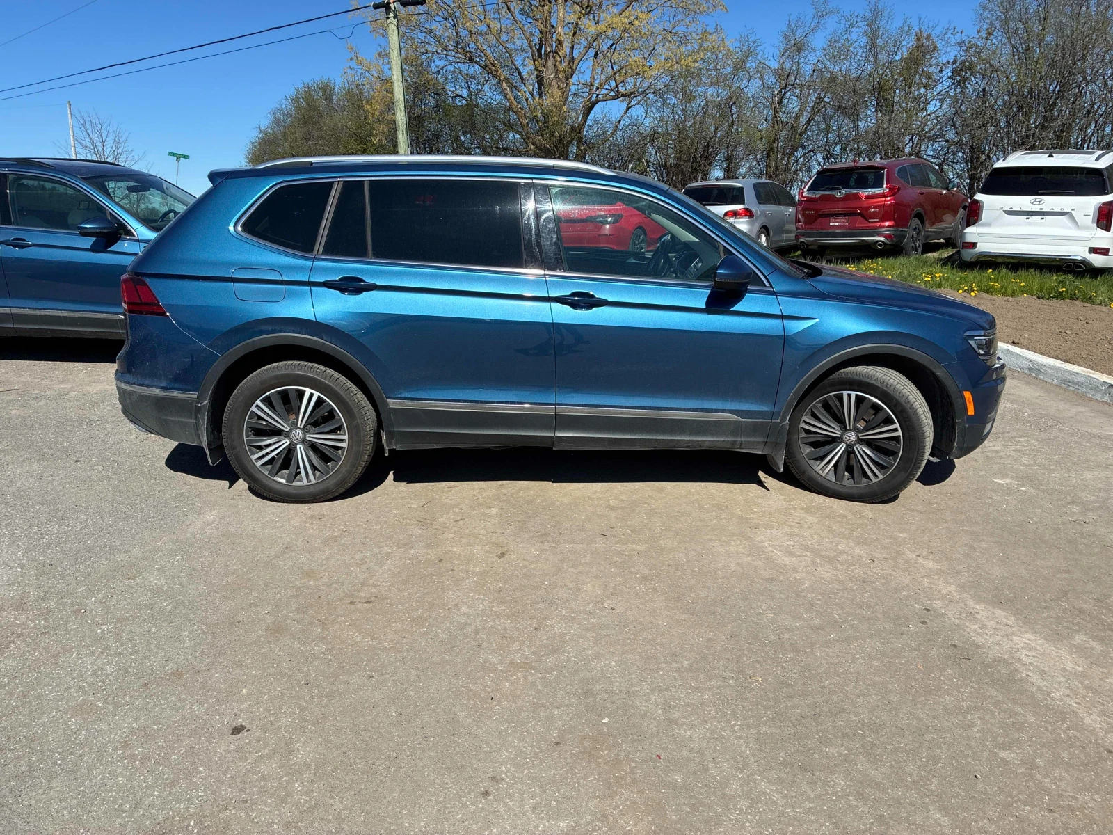 VW Tiguan AWD HIGHLINE* ПОДГРЕВ* FENDER AUDIO* PANO* КАМЕРА, снимка 4 - Автомобили и джипове - 54527719