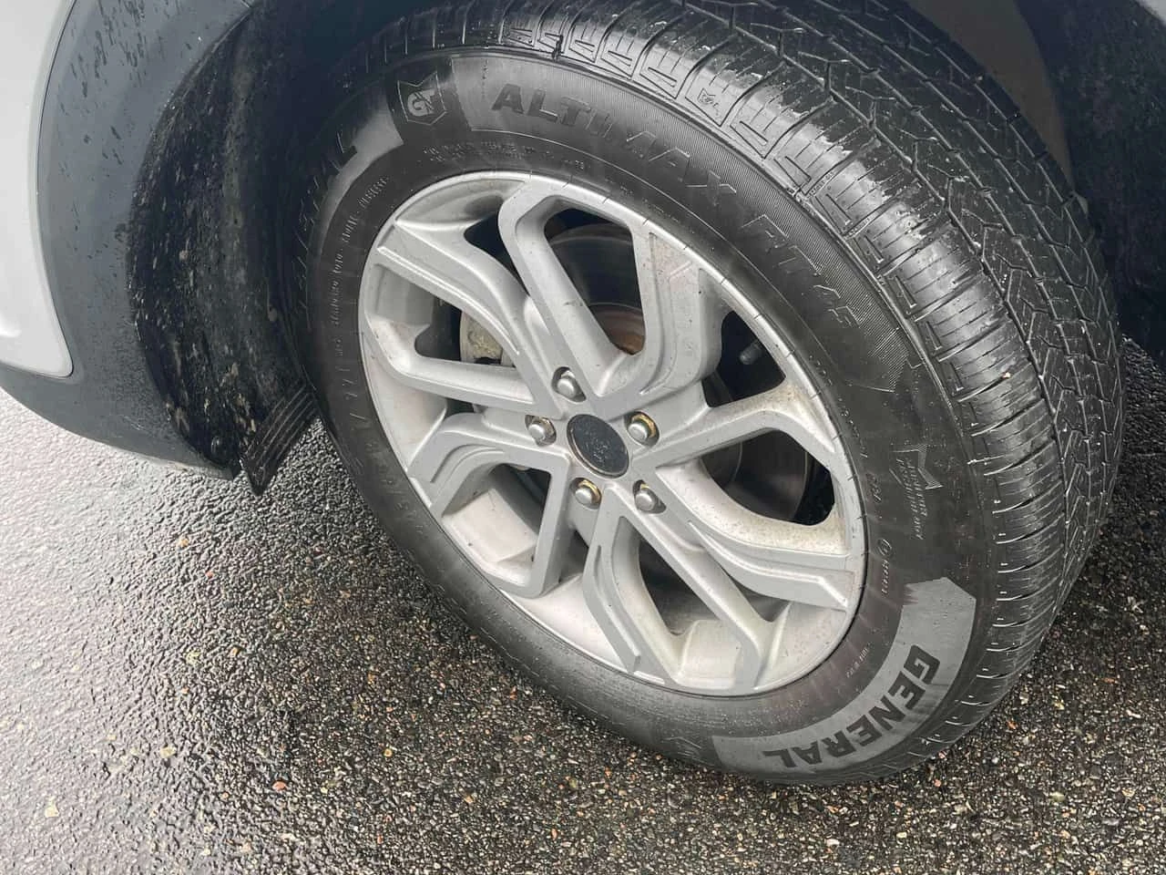 Hyundai Tucson * Essential * ПОДГРЕВИ * KEYLLES * АВТОКРЕДИТ, снимка 7 - Автомобили и джипове - 54755393