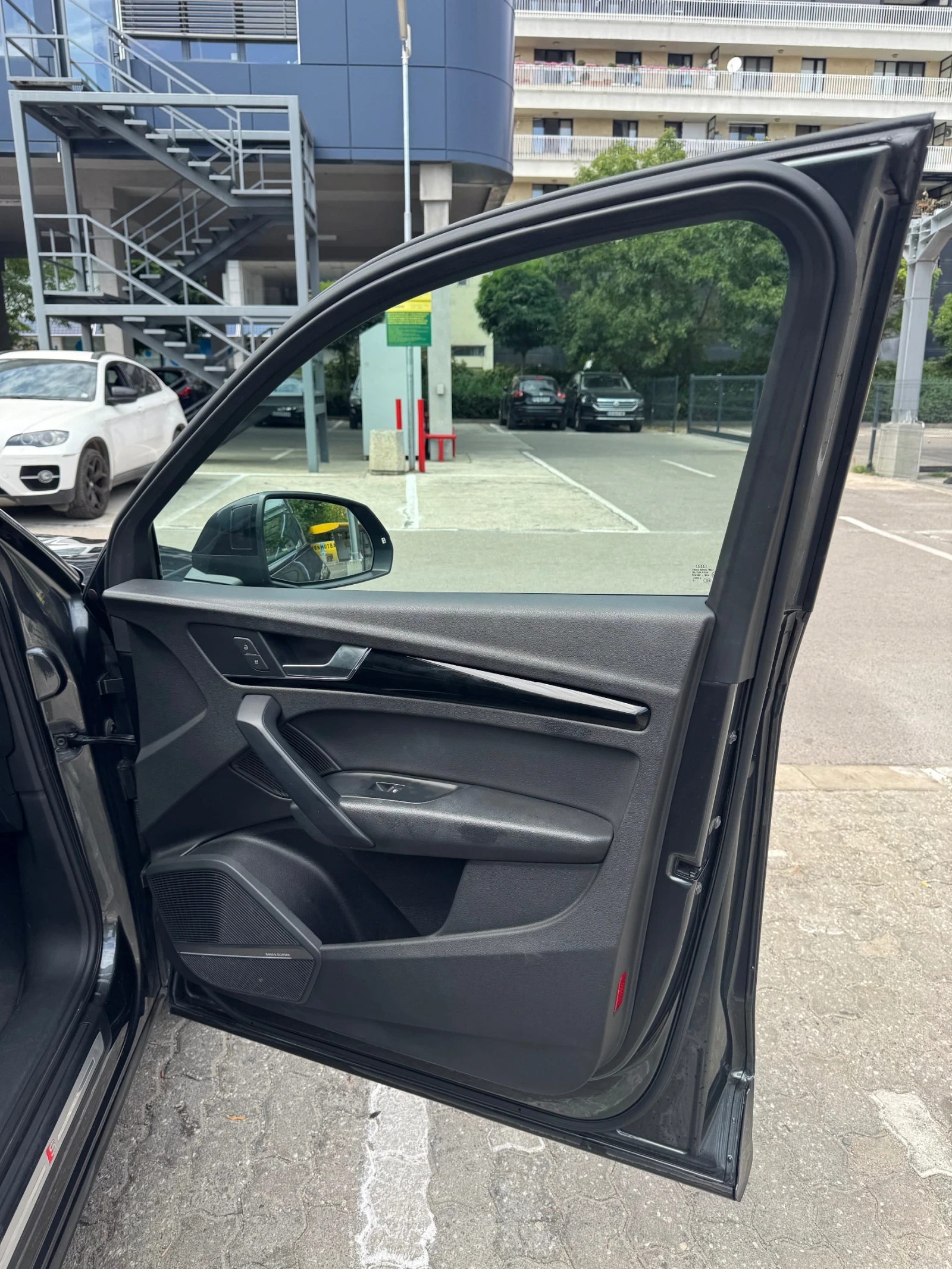 Audi Q5, снимка 15 - Автомобили и джипове - 56050576