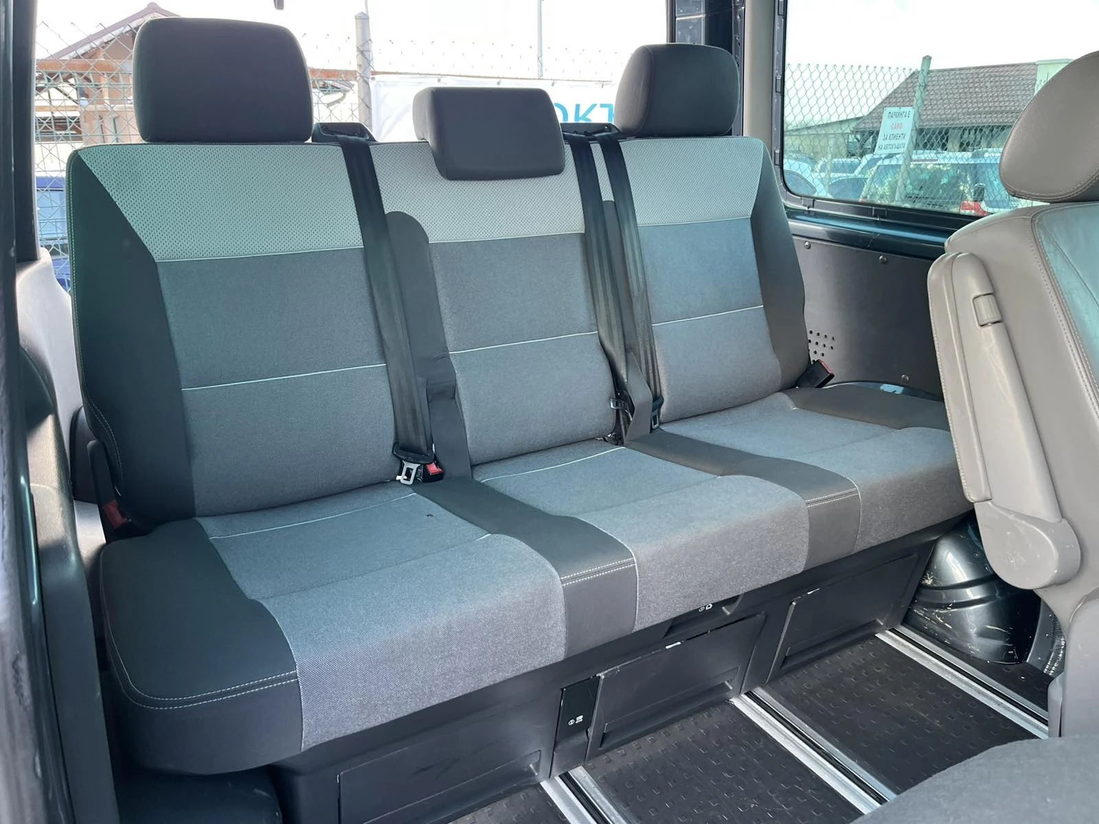 VW Multivan 1.9TDI 116кс. КЛИМАТРОНИК АВТОПИЛОТ EURO 4, снимка 9 - Бусове и автобуси - 53728507