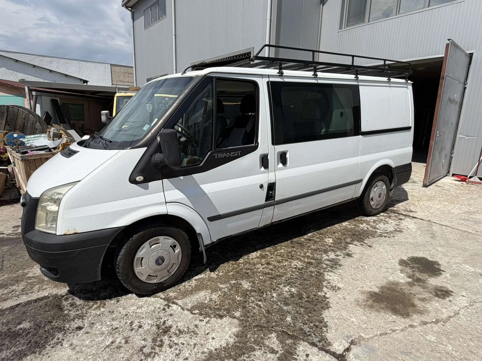 Ford Transit Товарен, 5+ 1, фургон, багажник, снимка 4 - Бусове и автобуси - 55033808