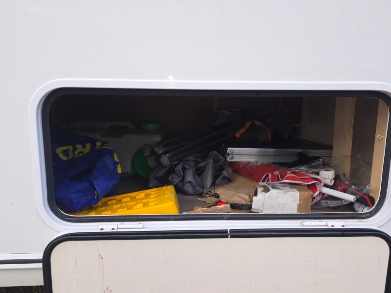 Каравана Caravelair 450, снимка 13 - Каравани и кемпери - 53110991