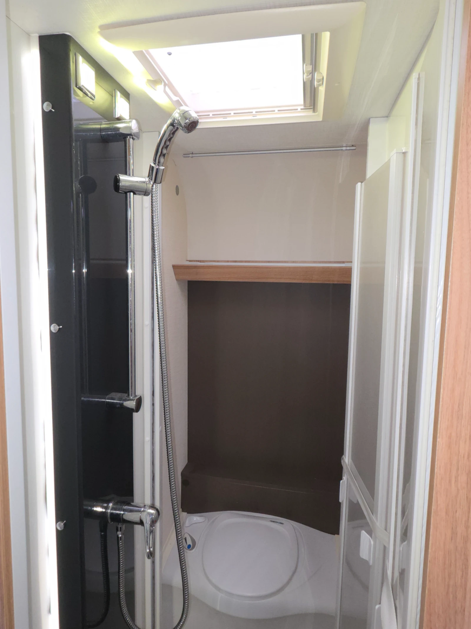 �������� Caravelair 450 | Mobile.bg � ����������� 12