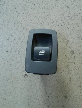 Копче ел стъкло задно дясно Бмв Е90 седан