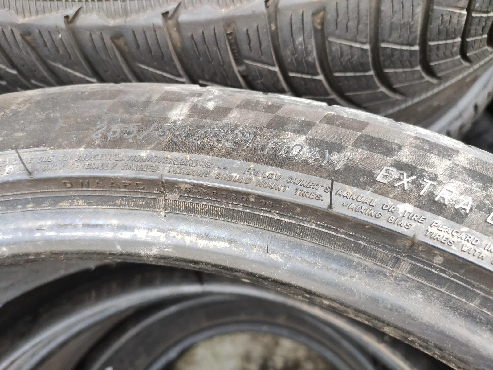 Гуми Летни 265/35R21, снимка 8 - Гуми и джанти - 54173774