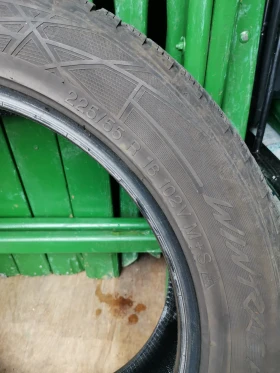 Гуми Зимни 225/55R18, снимка 3 - Гуми и джанти - 48261308