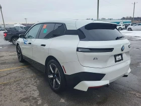 BMW iX  XDRIVE50| PANO| 360| HUD| 2 КЛЮЧА| CARFAX , снимка 4