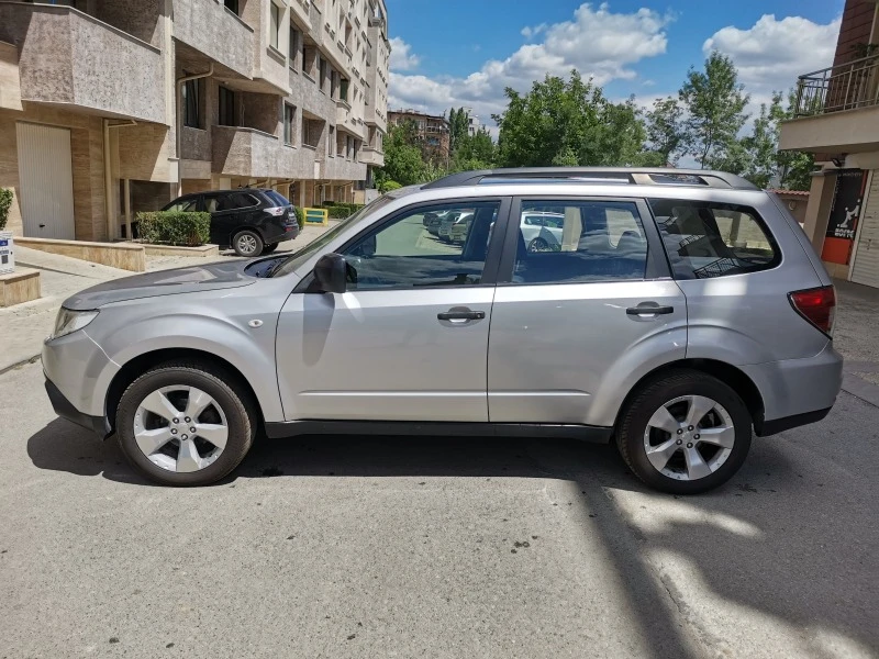 Subaru Forester 2.04X4 SWISS, снимка 4 - Автомобили и джипове - 42802350