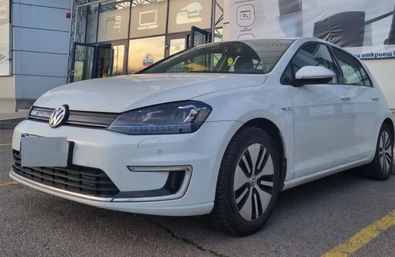 VW Golf, снимка 1 - Автомобили и джипове - 47266683