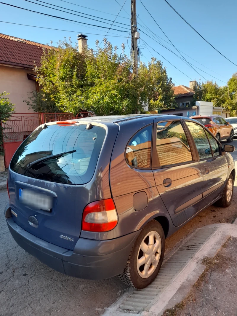 Renault Scenic, снимка 7 - Автомобили и джипове - 47649459