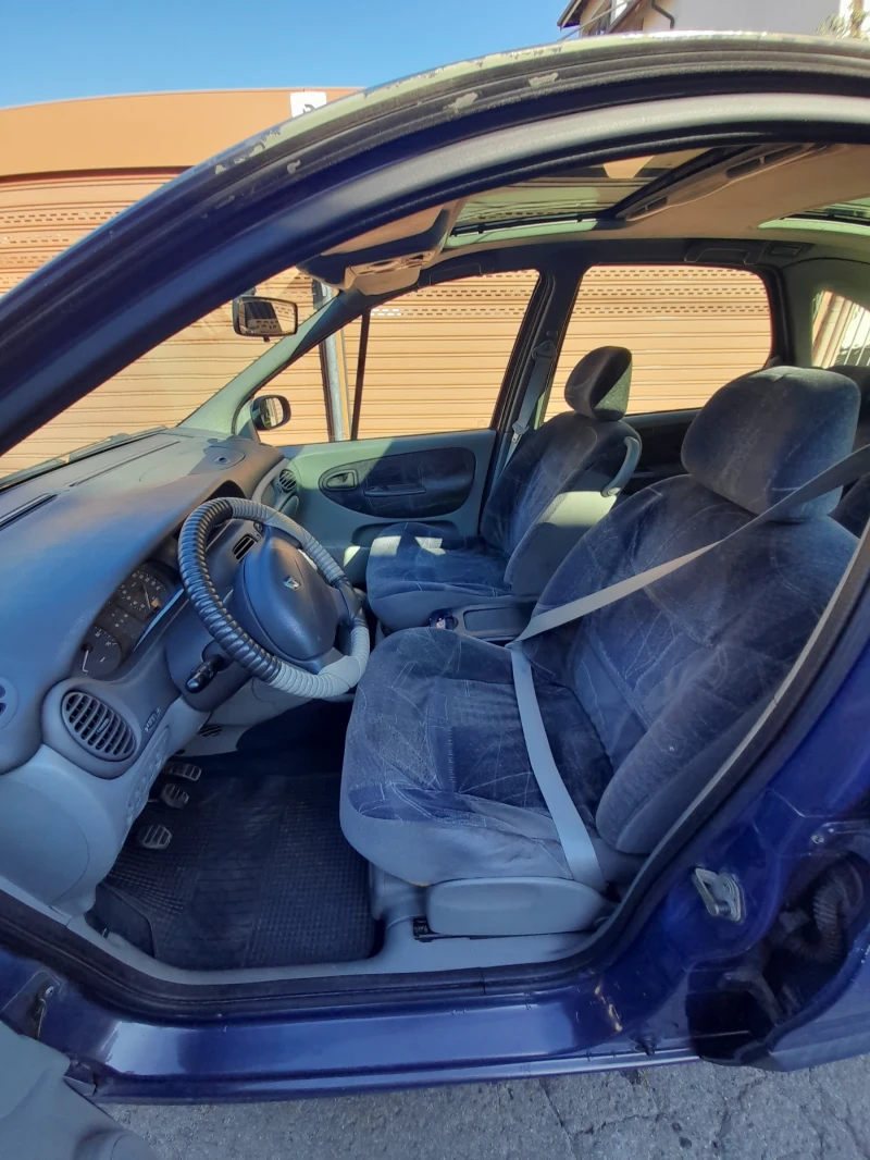 Renault Scenic, снимка 4 - Автомобили и джипове - 47649459