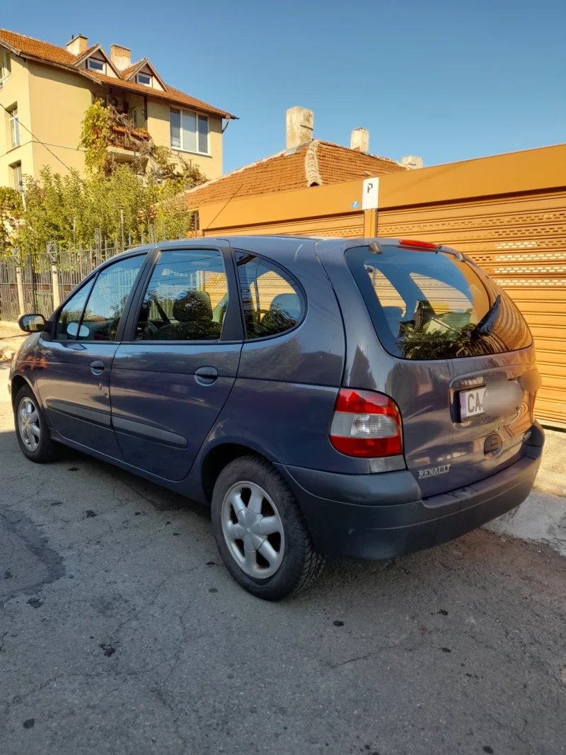 Renault Scenic, снимка 10 - Автомобили и джипове - 47649459