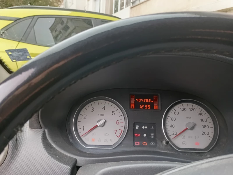 Dacia Logan, снимка 4 - Автомобили и джипове - 52125424