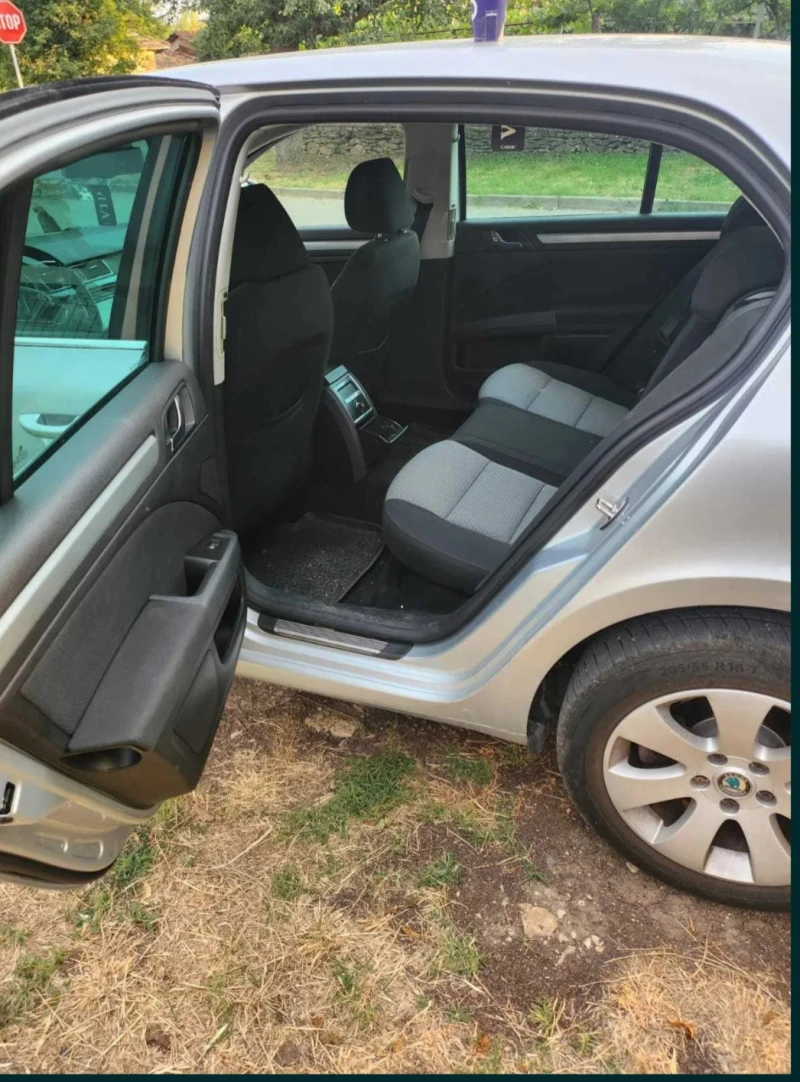Skoda Superb, снимка 4 - Автомобили и джипове - 52774420