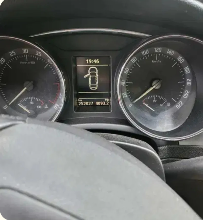 Skoda Superb, снимка 6 - Автомобили и джипове - 52774420