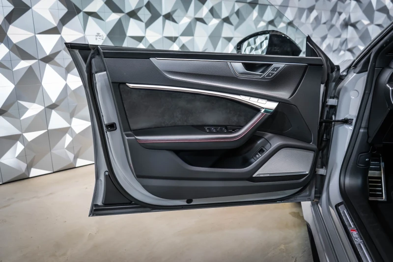 Audi Rs7 Quattro* Carbon* Pano* B&O, снимка 7 - Автомобили и джипове - 53100190