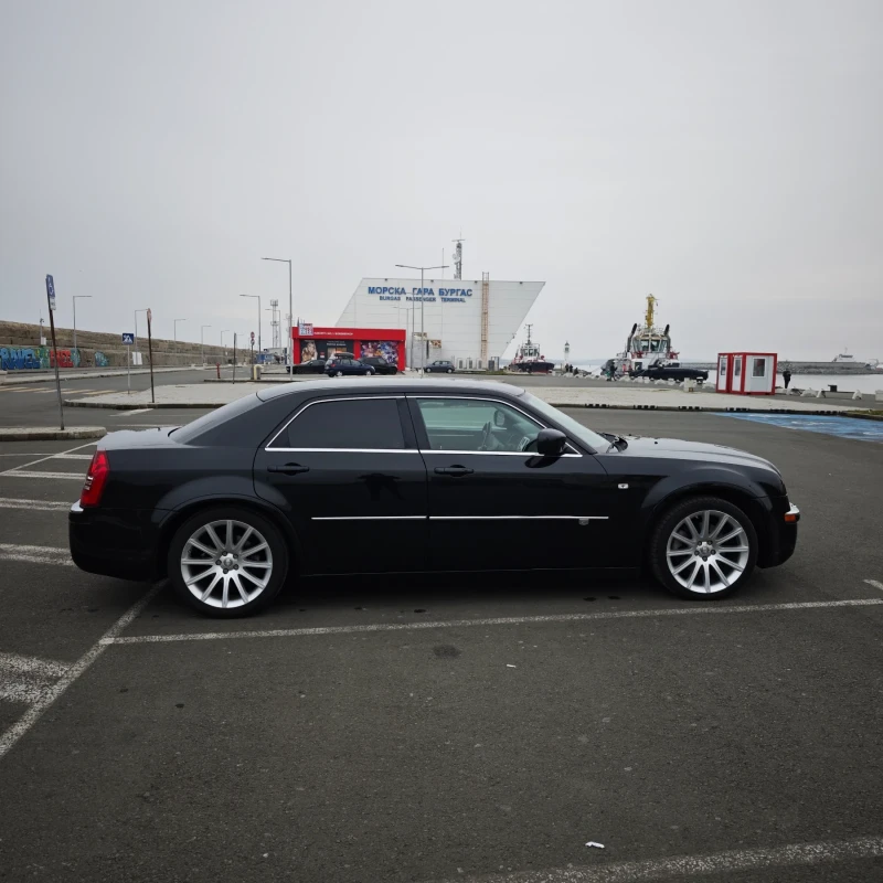 Chrysler 300c SRT Design, снимка 5 - Автомобили и джипове - 53238562