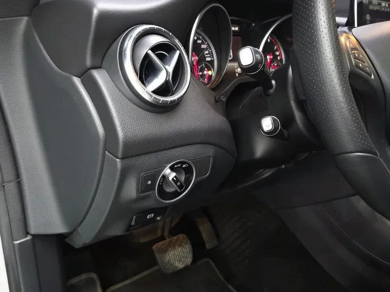 Mercedes-Benz CLA 250 САМО 30% АВАНС, снимка 13 - Автомобили и джипове - 55735101