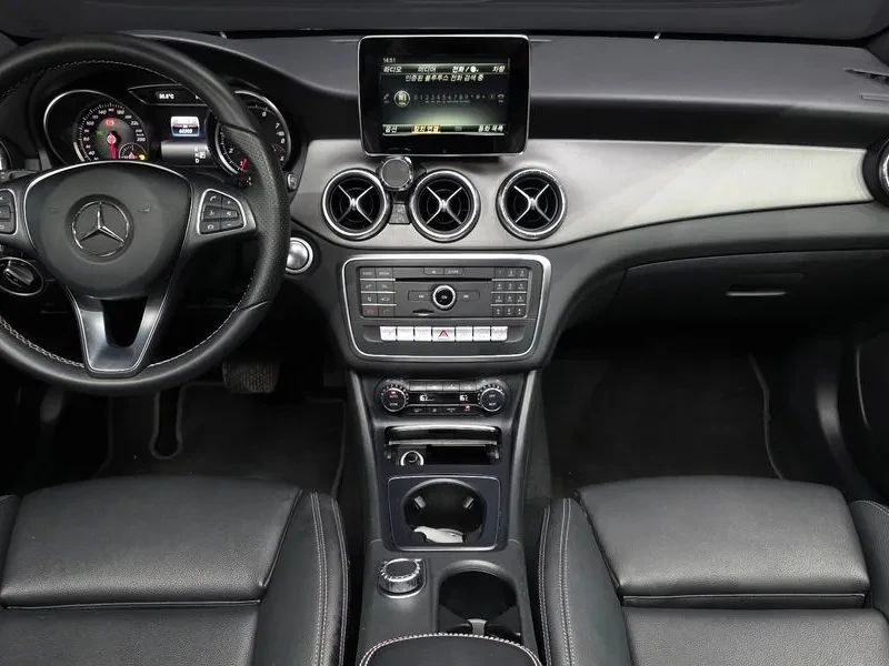 Mercedes-Benz CLA 250 САМО 30% АВАНС, снимка 7 - Автомобили и джипове - 55735101