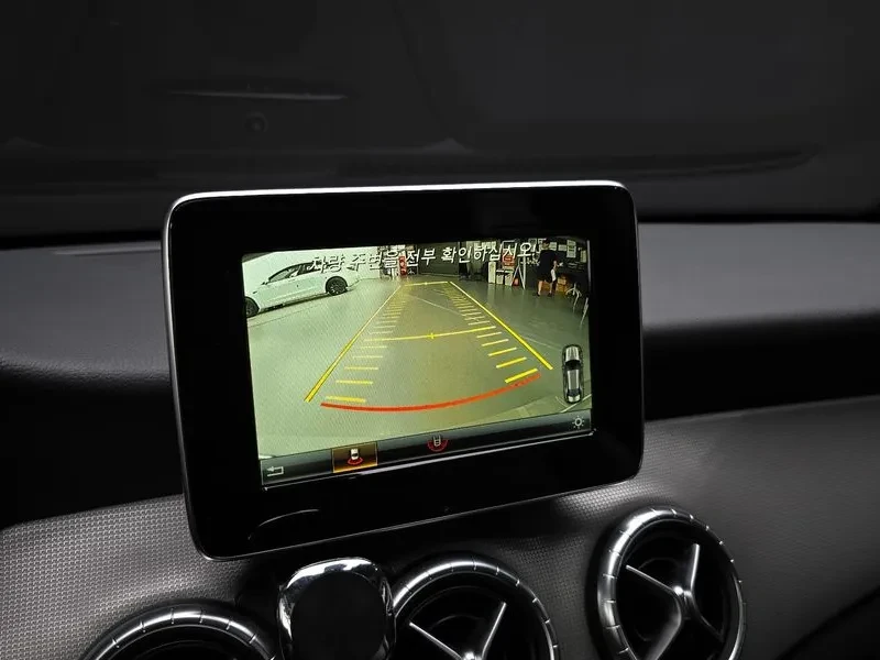 Mercedes-Benz CLA 250 САМО 30% АВАНС, снимка 16 - Автомобили и джипове - 55735101