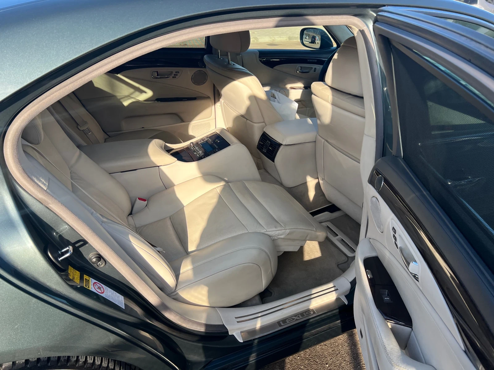 Lexus LS 600 HL - изображение 9