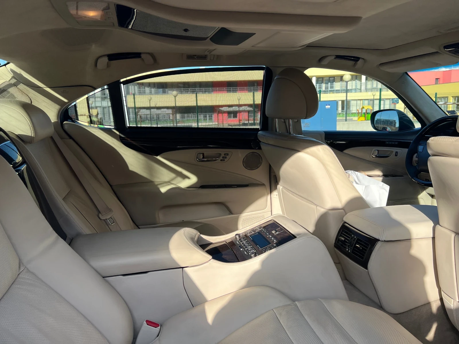Lexus LS 600 HL - изображение 10